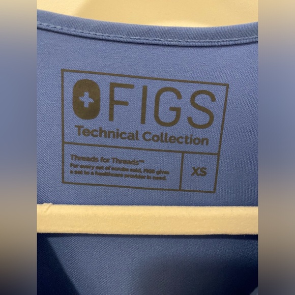 Figs Catarina One-Pocket Scrub Top in Ceil Blue - Picture 5 of 6